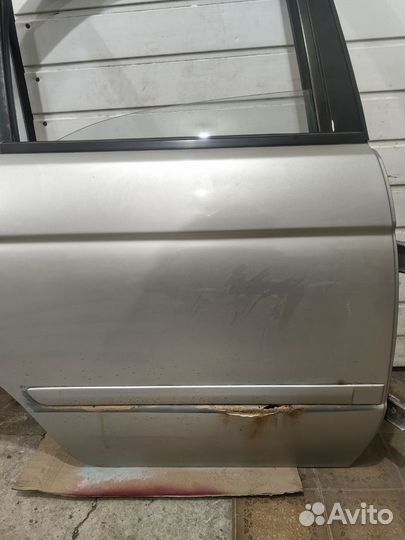 Дверь задняя правая