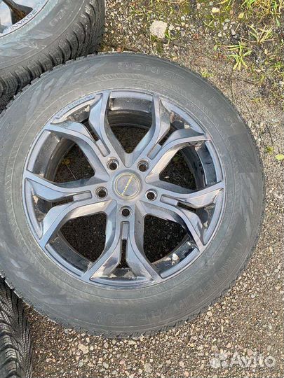 Зимнии колеса в сборе 275/55R20