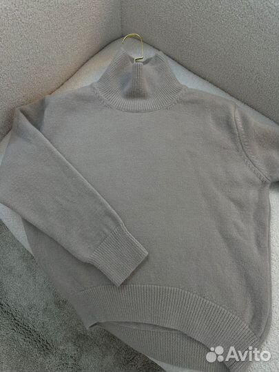 Свитер