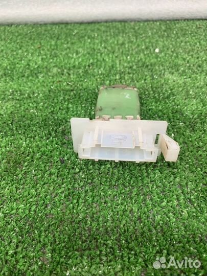 Резистор печки Renault Logan седан 1.6 K7MC697 (84