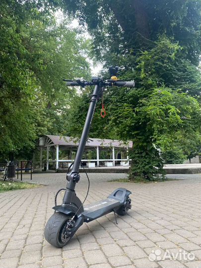 Самокат взрослый электрический