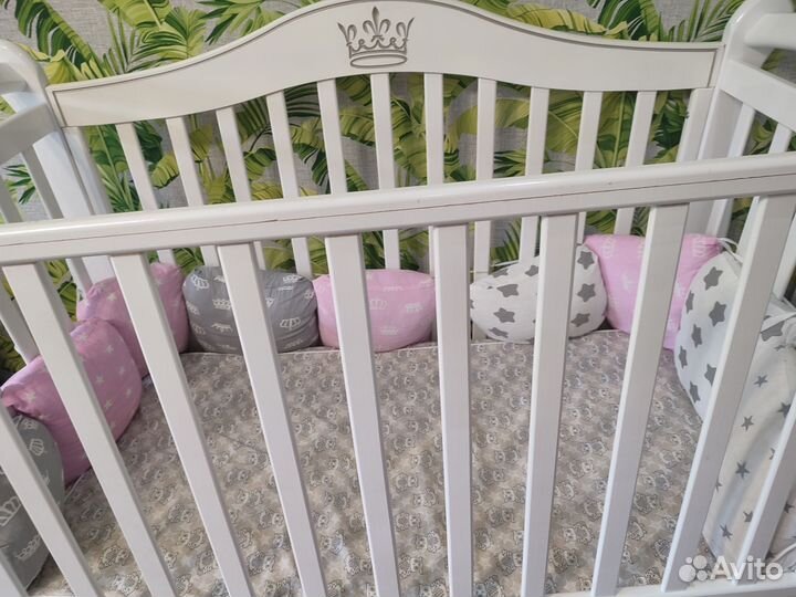 Детская кроватка с пеленальным комодом