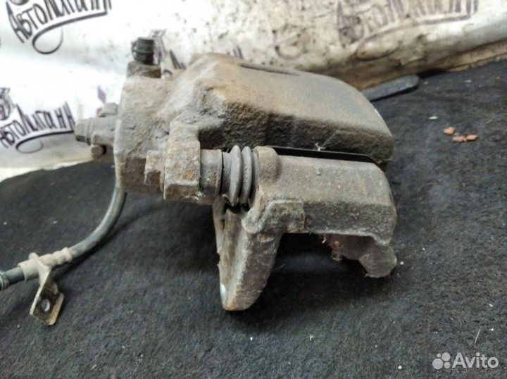 Суппорт передний левый Kia Ceed 2 G4FG 2015