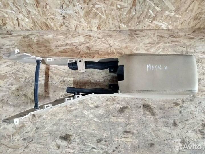 Центральная консоль Toyota Mark X GRX-120 2.5 2005