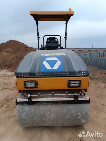 Дорожный каток XCMG XMR403, 2022