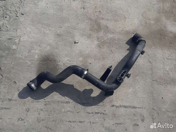 Патрубок интеркулера VW Passat B5 1.9 TDI