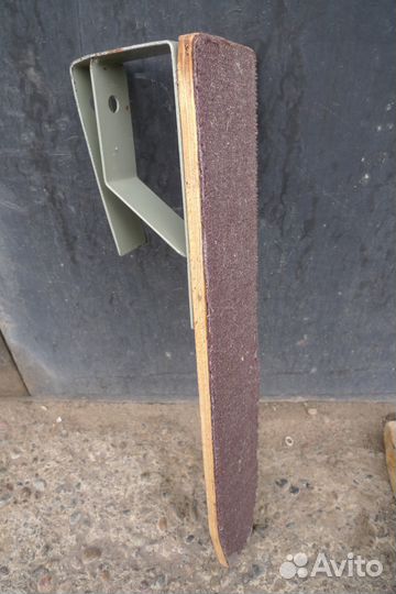 Приспособление к гладильной доске для глажения рук