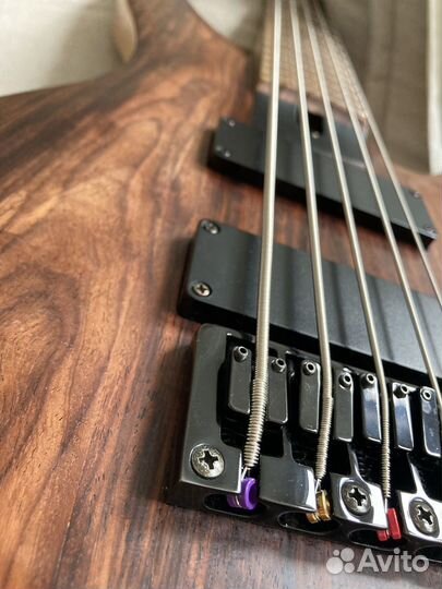 Бас-гитара Washburn BB5