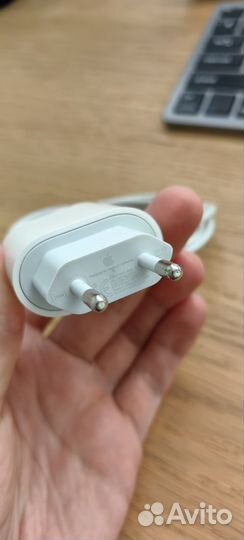 Зарядка на iPhone 20w