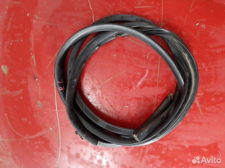 Уплотнитель проема двери Nissan Almera N16 хэтчбек