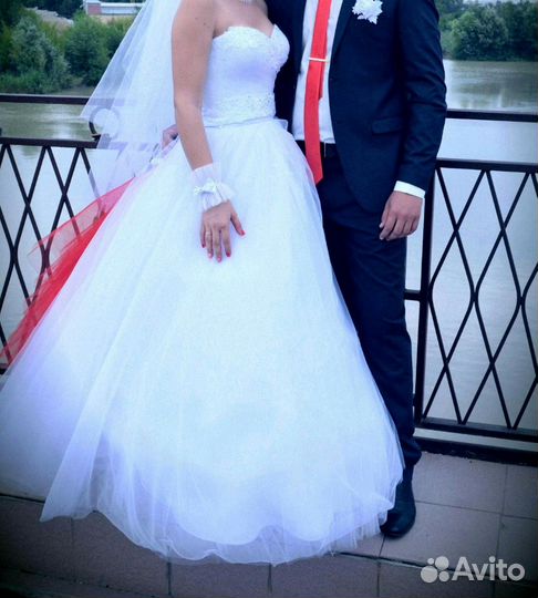 Свадебное платье