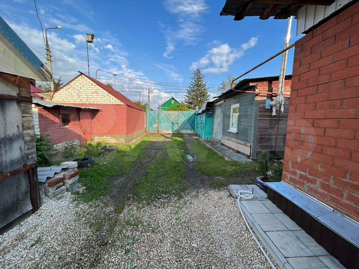 Дом 31,7 м² на участке 4 сот.