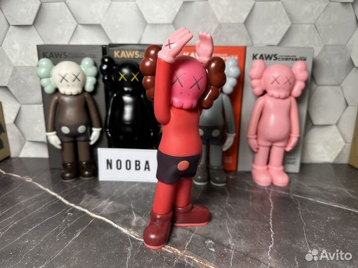 Фигурки Kaws