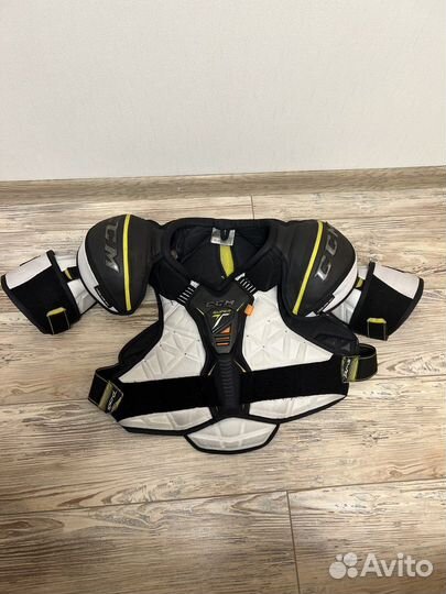 Нагрудник хоккейный Нагрудник CCM super tacks SR