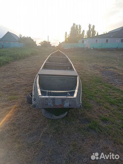 Продаю лодку