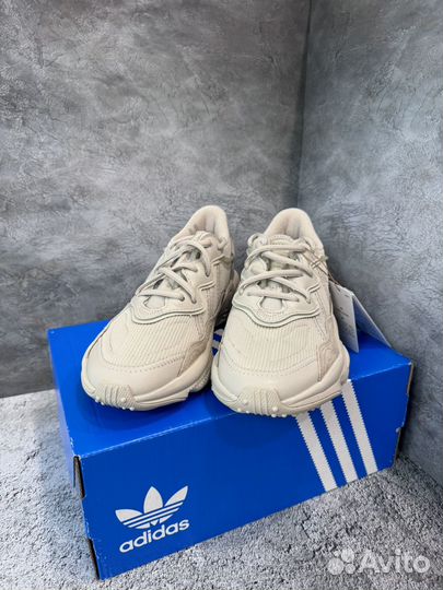 Кроссовки Adidas Ozweego женские