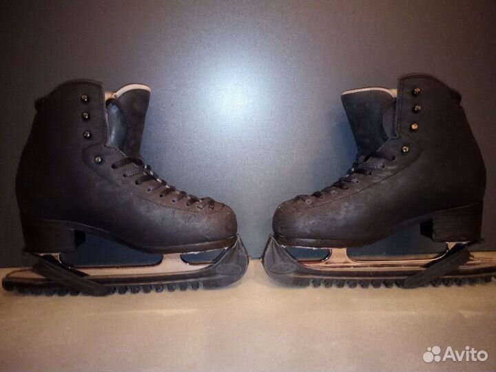 Фигурные коньки risport