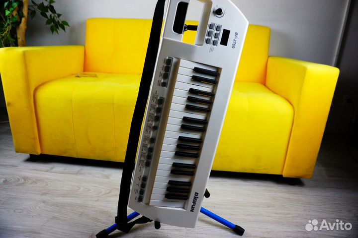 Синтезатор (Цифровое Пианино)