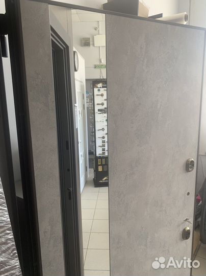 Дверь металлическая уличная с терморазрывом