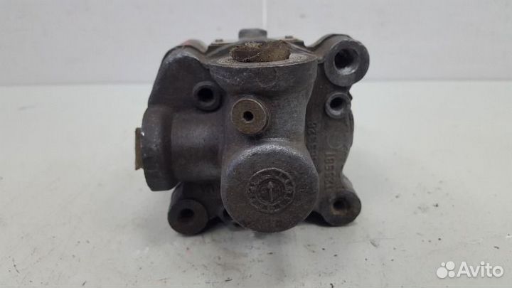 Насос гура гидроусилителя руля Audi 100 C4 4A2 SH