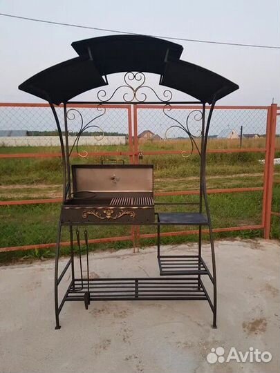 Мангал с крышей