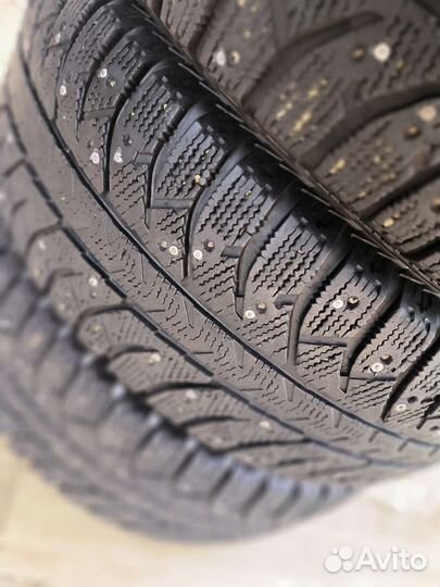 Bridgestone Ice Cruiser 7000 215/65 R16
