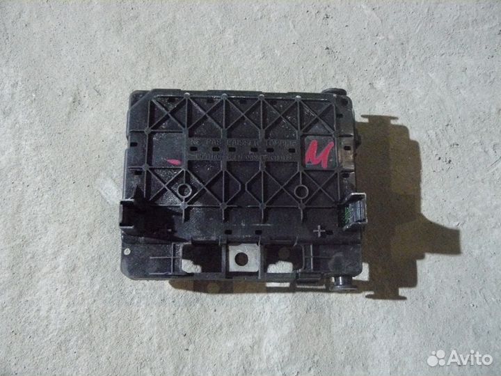 Блок предохранителей для Peugeot 307 Пежо 307