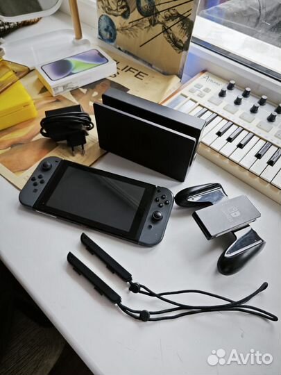 Игровая приставка Nintendo Switch rev.2 32 гб+игры