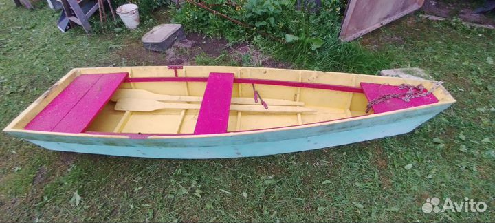 Лодка деревянная плоскодонка