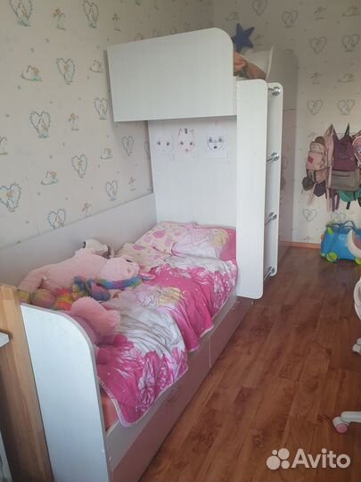 Кровать двухуровневая