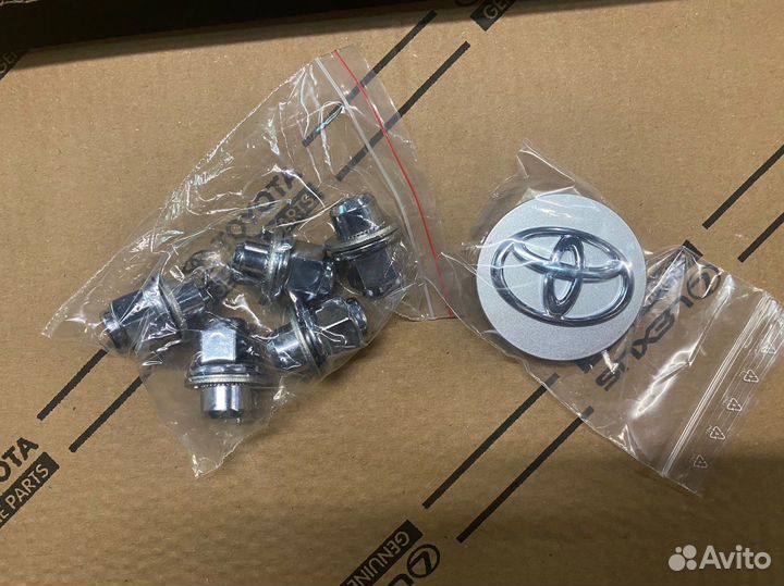 Комплект 4 шт. Оригинал. Диски toyota 17’. Новые