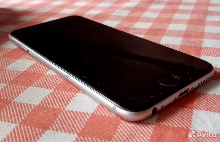 iPhone 6S, 64 ГБ