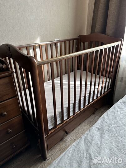 Кроватка и комод Гандылян