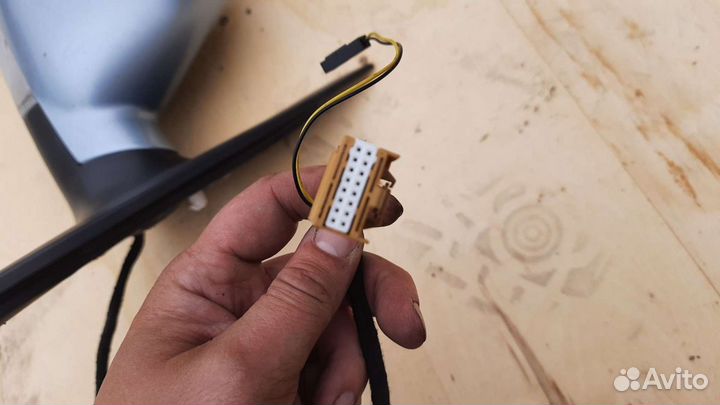 Переднее правое зеркало VW Touareg 1 2004 год