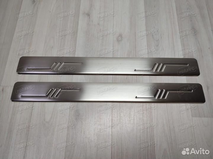 Накладки на пороги Toyota Corolla 2007-2013