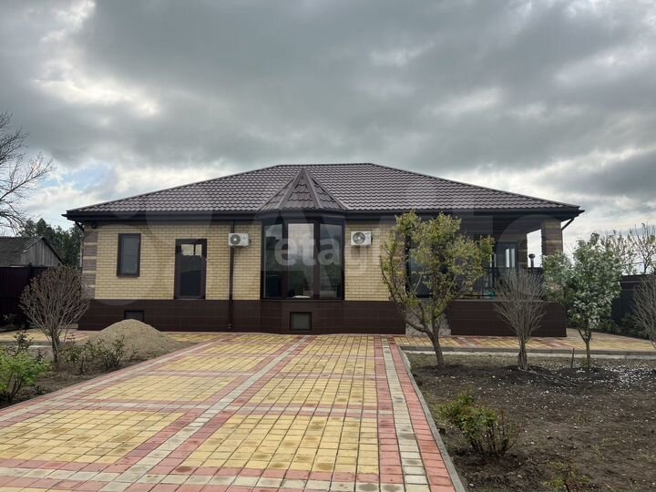 Дом 183,7 м² на участке 8 сот.