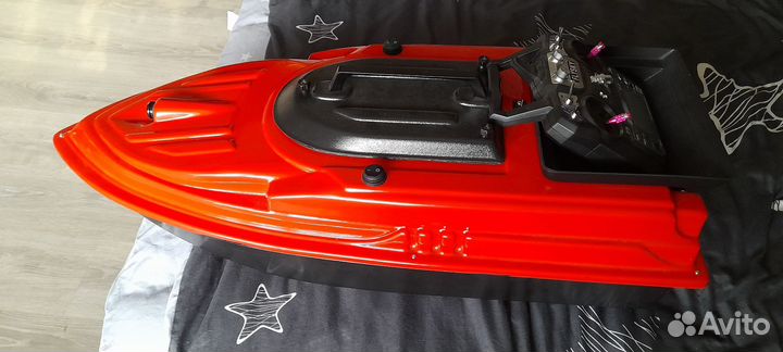 Прикормочный кораблик с gps и эхолотом