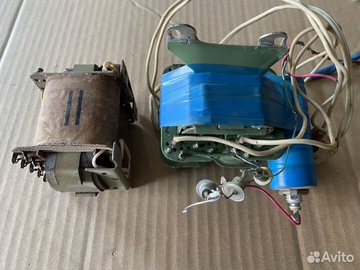 Радиолампы Трансформатор Конденсаторы