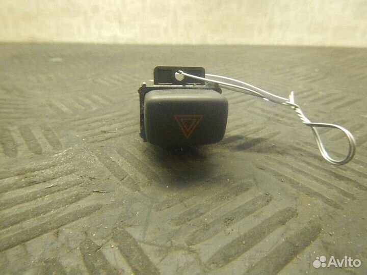 Кнопка аварийной сигнализации Lexus GS 2 1998