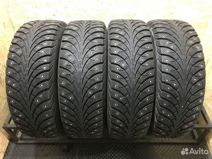 Sava Eskimo Stud 215/65 R16 98T