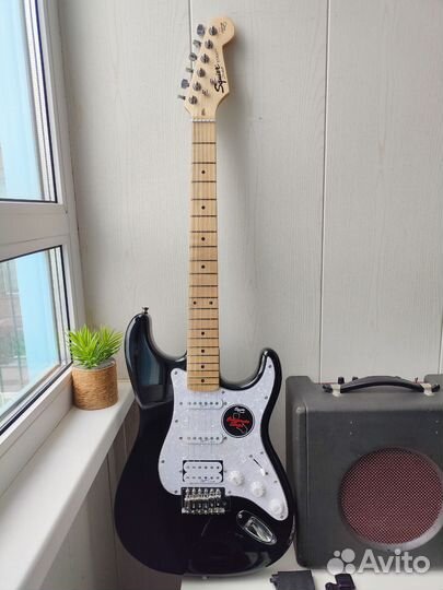 Электрогитара Fender Squier HSS +комб Behringer