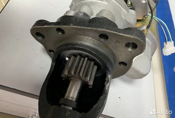 Стартер Komatsu PC400-6/7