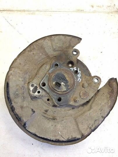 Ступица задняя левая Toyota Camry