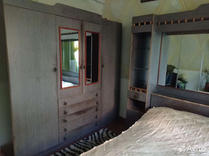 Спальный гарнитур