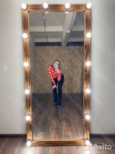 Зеркало с подсветкой в полный рост