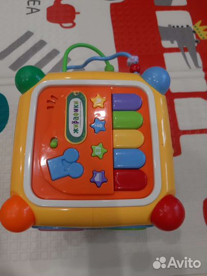 Развивающий кубик Жирафики