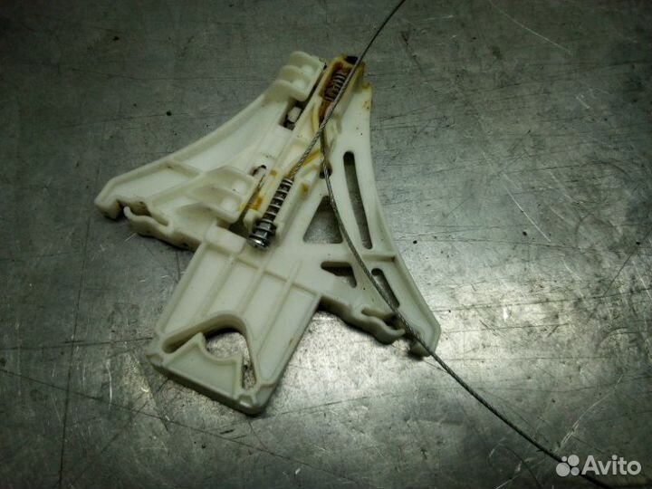 Стеклоподъемник задний правый Skoda Yeti универсал