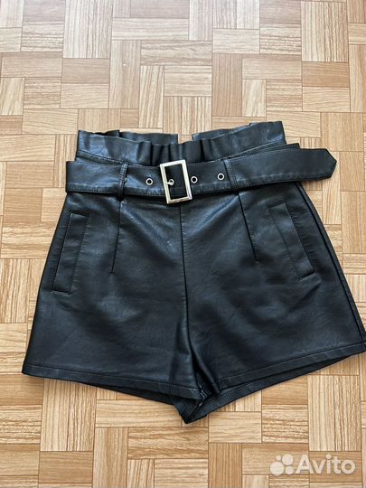 Кожаные женские шорты