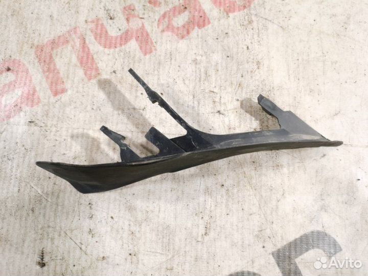 Уплотнитель кузова передний правый Volvo Xc90 2.0