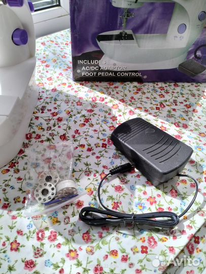Мини швейная машинка